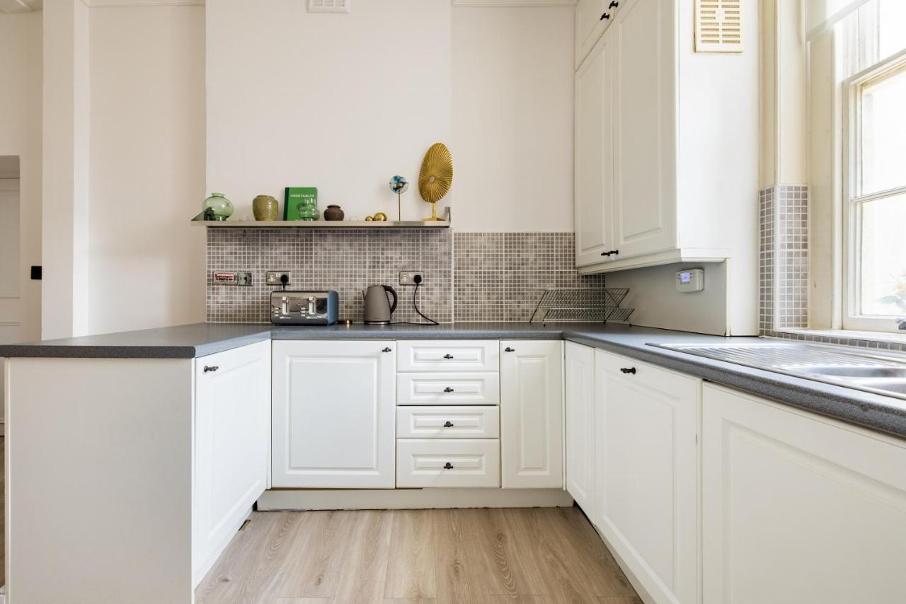 Апартаменты The Sussex Garden Retreat - Elegant 2Bdr Flat Лондон Экстерьер фото