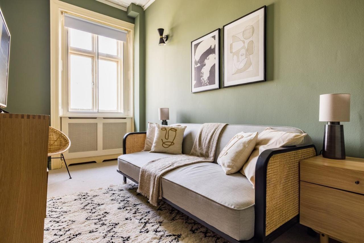 Апартаменты The Sussex Garden Retreat - Elegant 2Bdr Flat Лондон Экстерьер фото